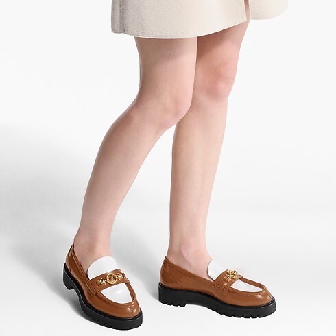 Shoes Loafers and Ballerinas District Flat Loafer | Louis Vuitton ® (Product zoom)