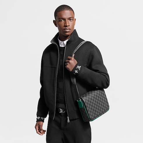 Damier Graphite Canvas Men's Bags New In District Mesenger | Louis Vuitton ® (Product zoom)