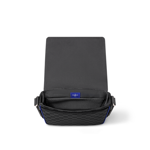 Damier Graphite Canvas Men's Bags New In District Messenger | Louis Vuitton ® (Product zoom)