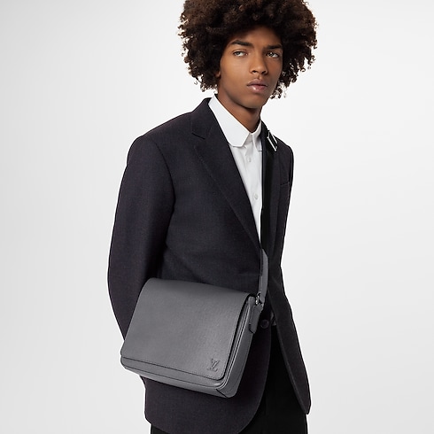 Taiga Leather Bags All Bags District PM | Louis Vuitton ® (Product zoom)