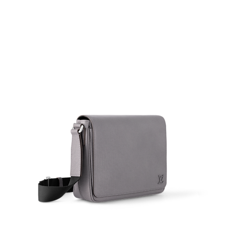 Taiga Leather Bags All Bags District PM | Louis Vuitton ® (Product zoom)