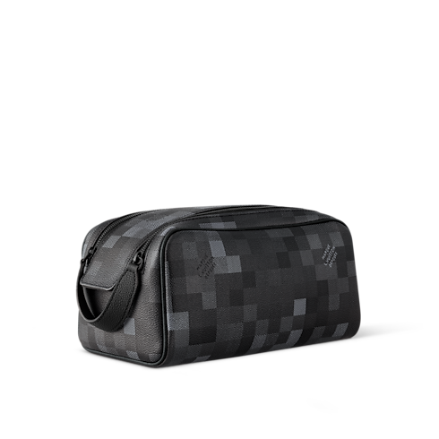 Damoflage Travel Travel Accessories Dopp Kit | Louis Vuitton ® (Product zoom)