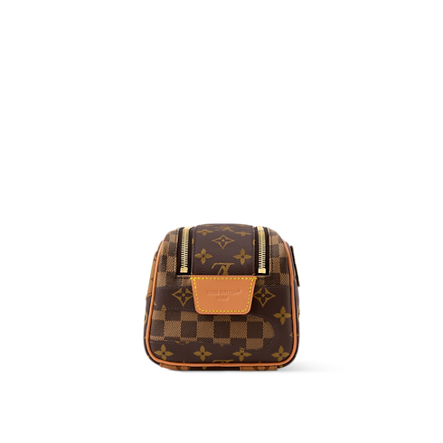Other Canvas Travel Travel Accessories Dopp Kit | Louis Vuitton ® (Product zoom)