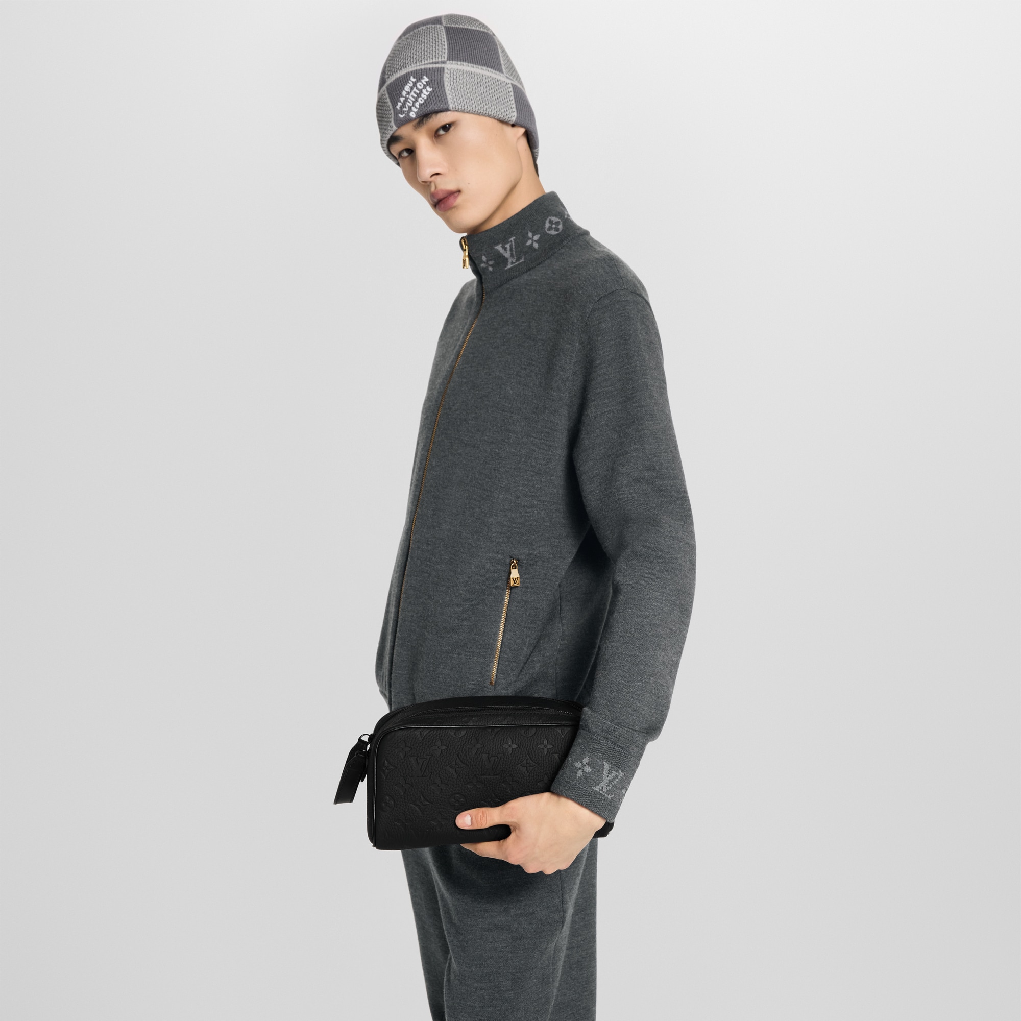 Monogram Taurillon Leather Travel Travel Accessories Dopp Kit | Louis Vuitton ® (Product zoom)