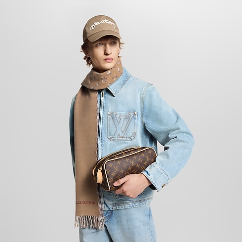 Monogram Canvas Gifts for Babies } Dopp Kit Toilet Pouch | Louis Vuitton ® (Product zoom)