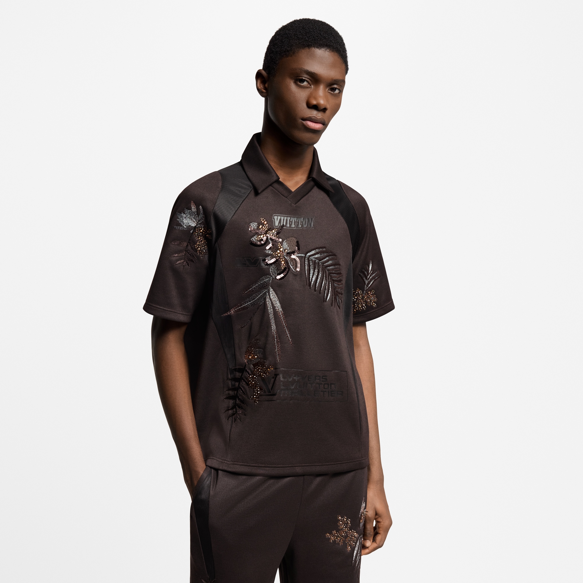  Ready-to-Wear T-Shirts and Polos Embellished Jersey T-Shirt | Louis Vuitton ® (Product zoom)