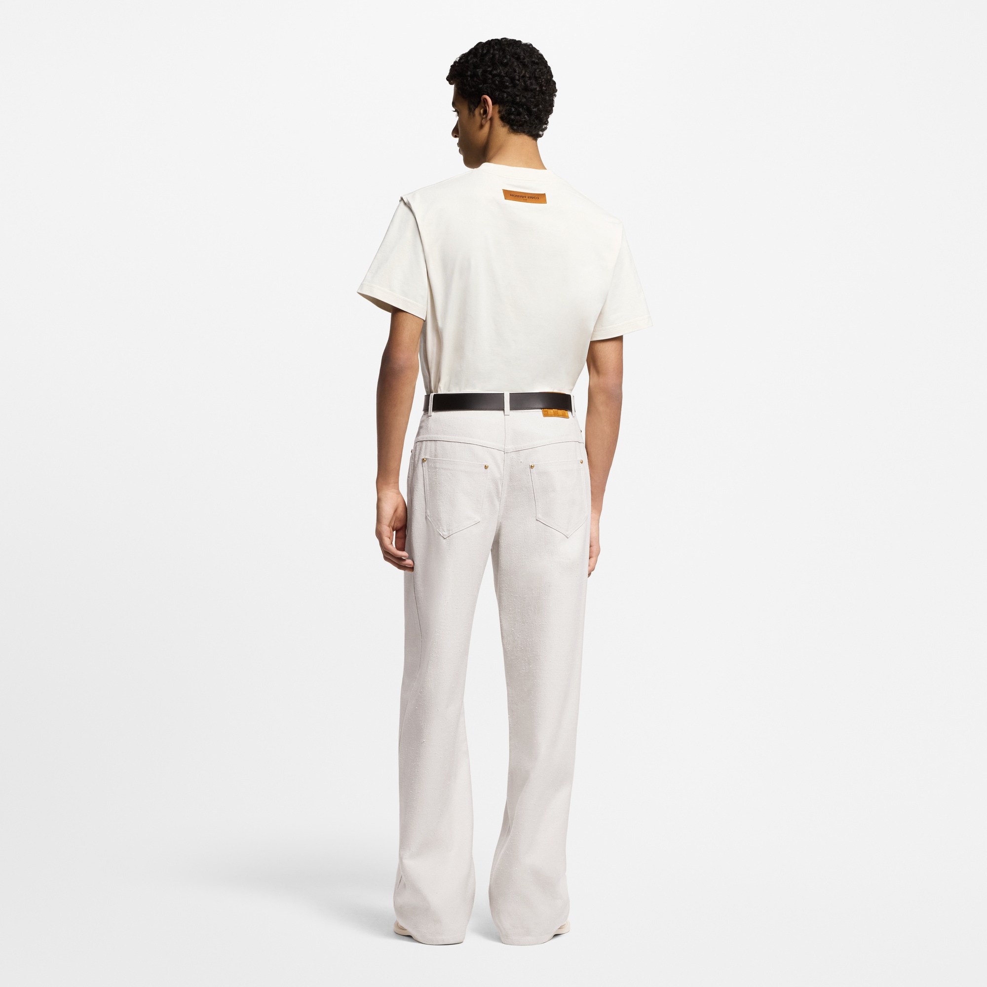  Ready-to-Wear T-Shirts and Polos Embossed LV T-Shirt | Louis Vuitton ® (Product zoom)