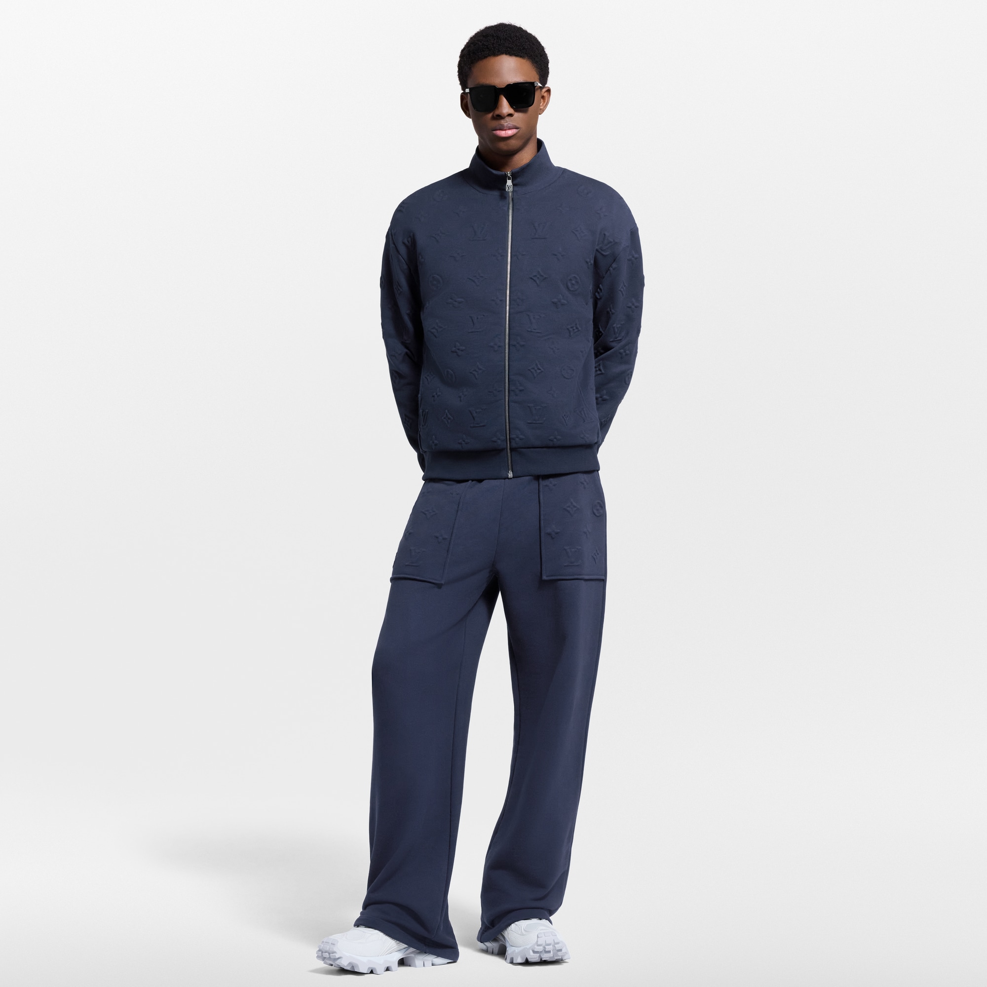  Ready-to-Wear All Ready-to-Wear Embossed Signature Detail Pants | Louis Vuitton ® (Product zoom)