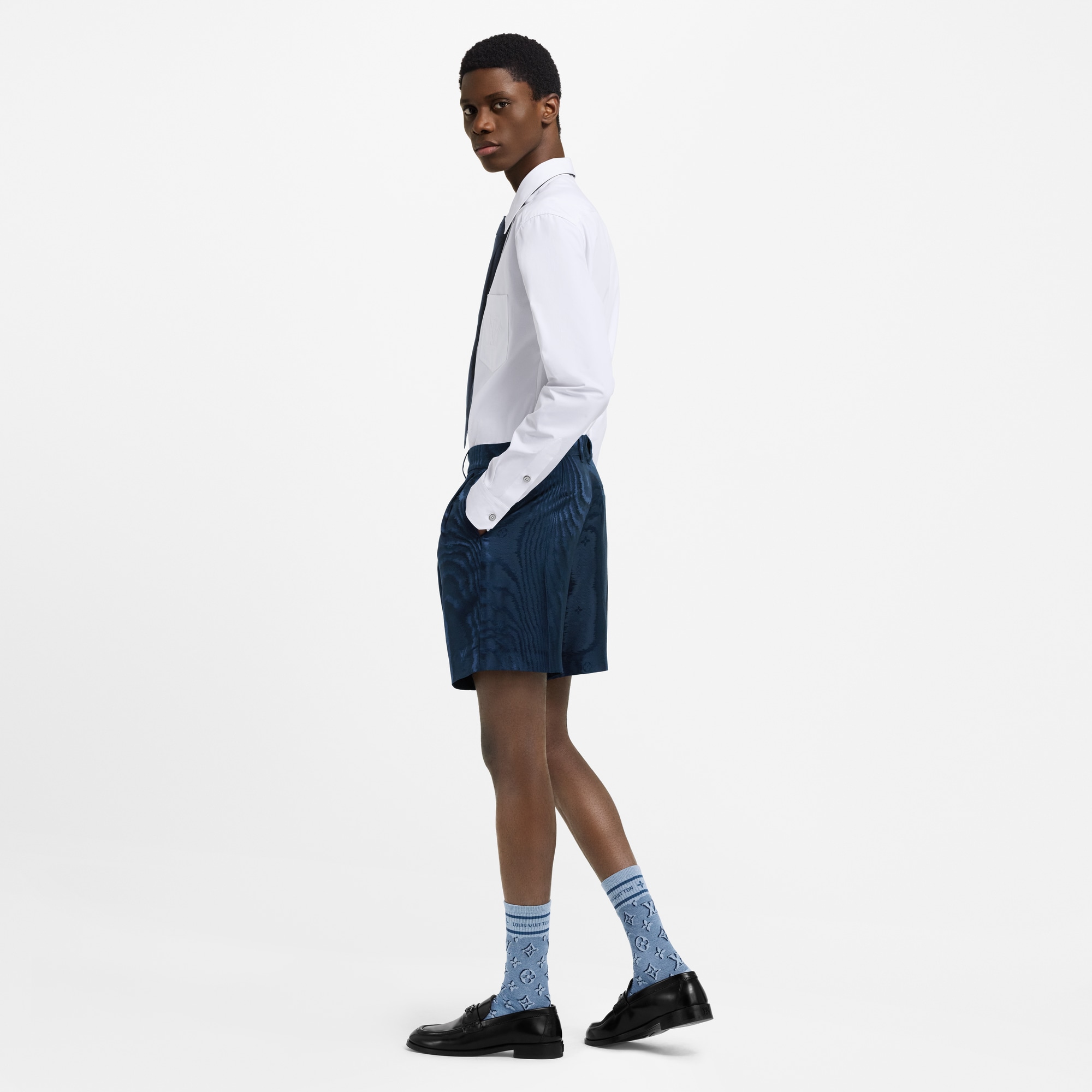  Ready-to-Wear Shirts Embossed Signature Long-Sleeved Cotton Shirt | Louis Vuitton ® (Product zoom)