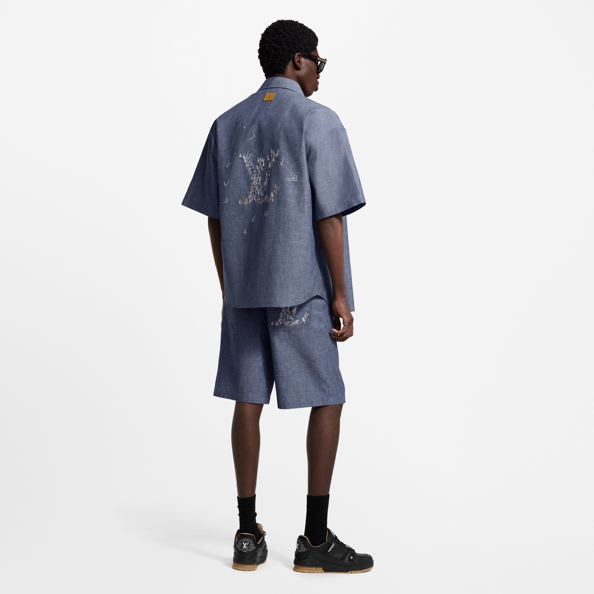  Ready-to-Wear Denim Embroidered Chambray Shorts | Louis Vuitton ® (Product zoom)