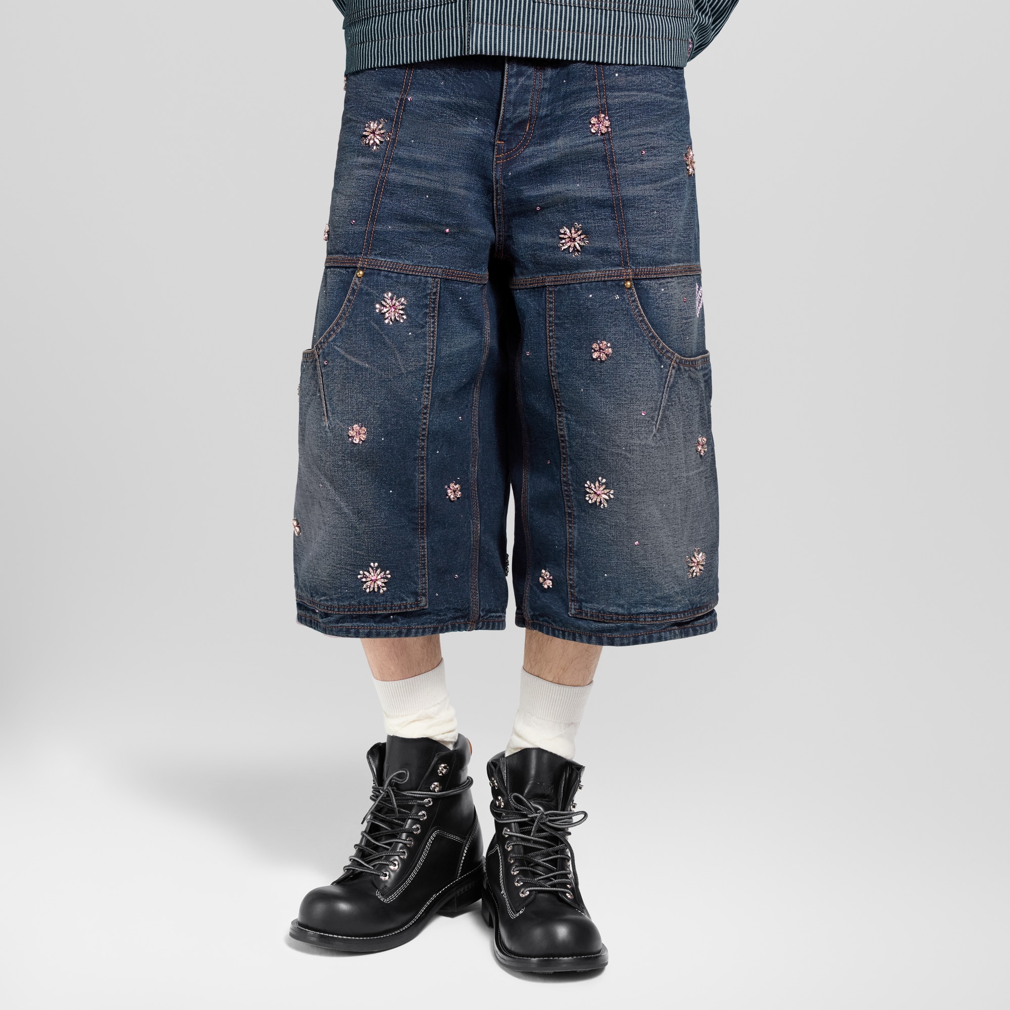 Ready-to-Wear Denim Embroidered Denim Workwear Shorts | Louis Vuitton ® (Product zoom)
