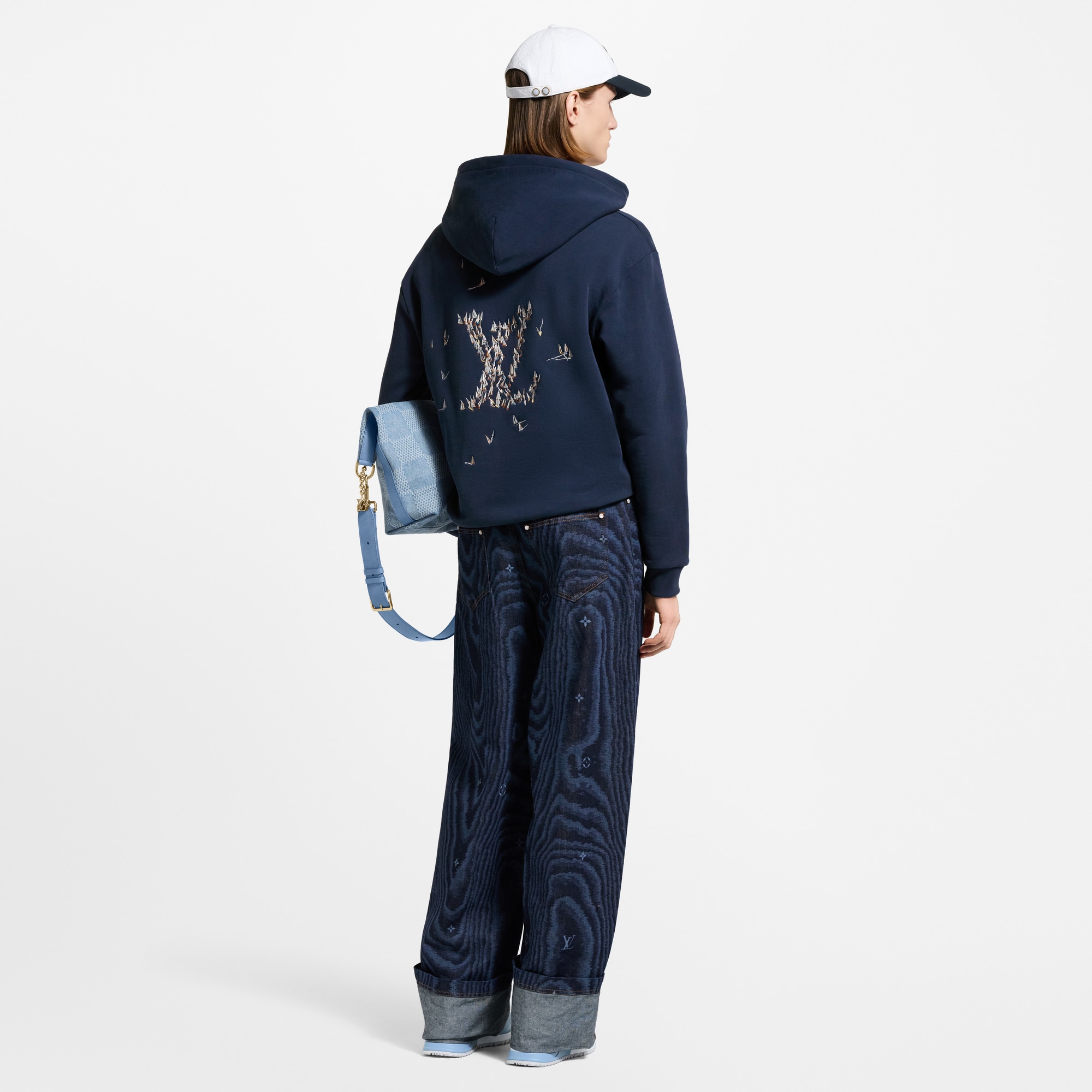  Ready-to-Wear Knitwear and Sweatshirts Embroidered Signature Hoodie | Louis Vuitton ® (Product zoom)