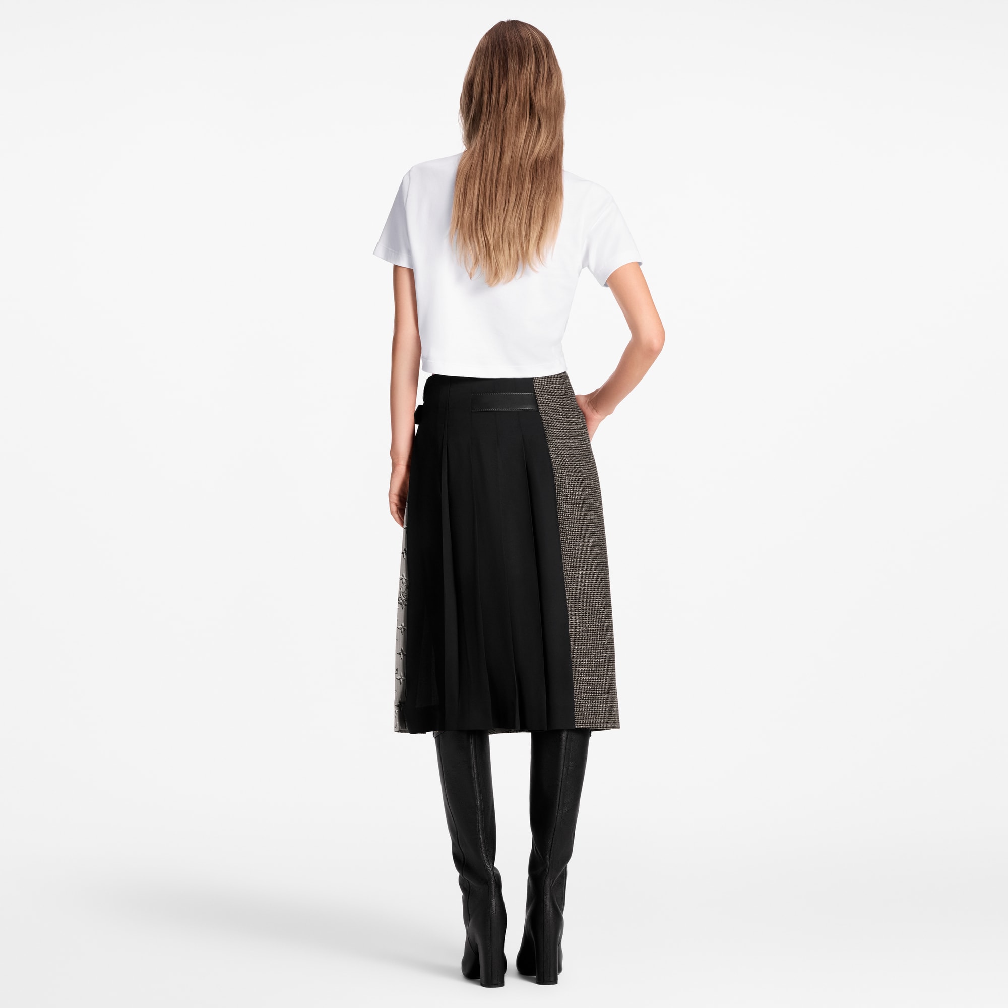  Ready-to-Wear Tops Embroidered Signature T-Shirt | Louis Vuitton ® (Product zoom)