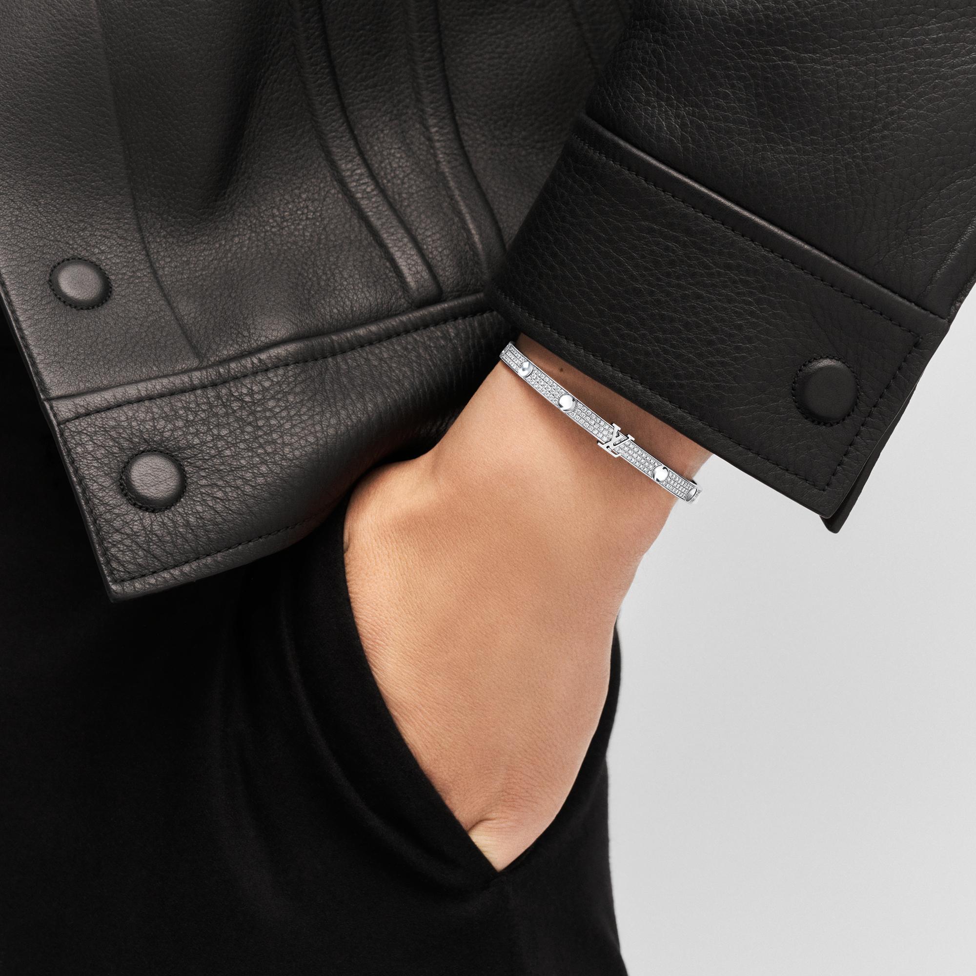  Categories All Fine Jewelry Empreinte Bangle, White Gold and Diamonds | Louis Vuitton ® (Product zoom)
