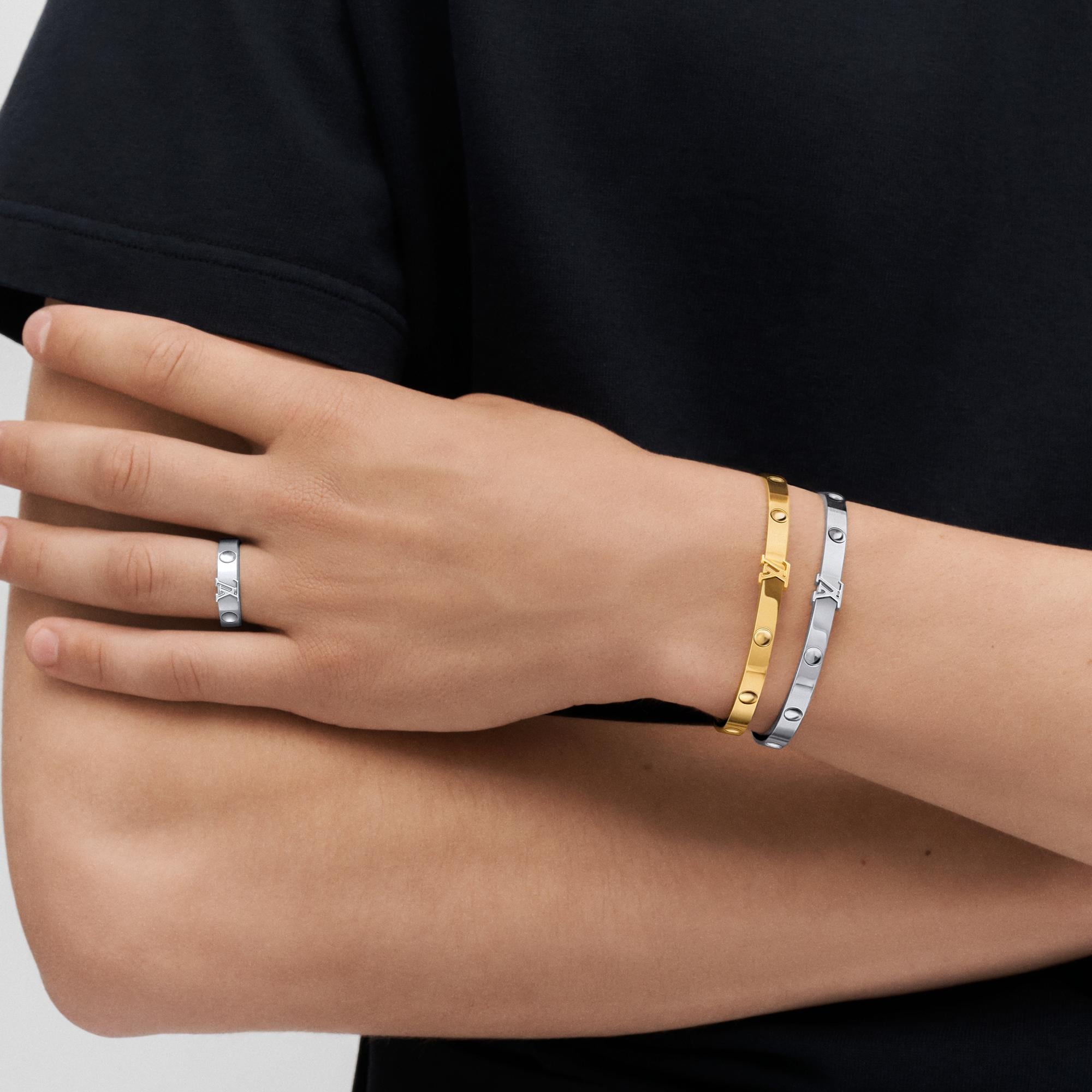  Discontinued Product Obs 15 Empreinte Bangle, Yellow Gold | Louis Vuitton ® (Product zoom)