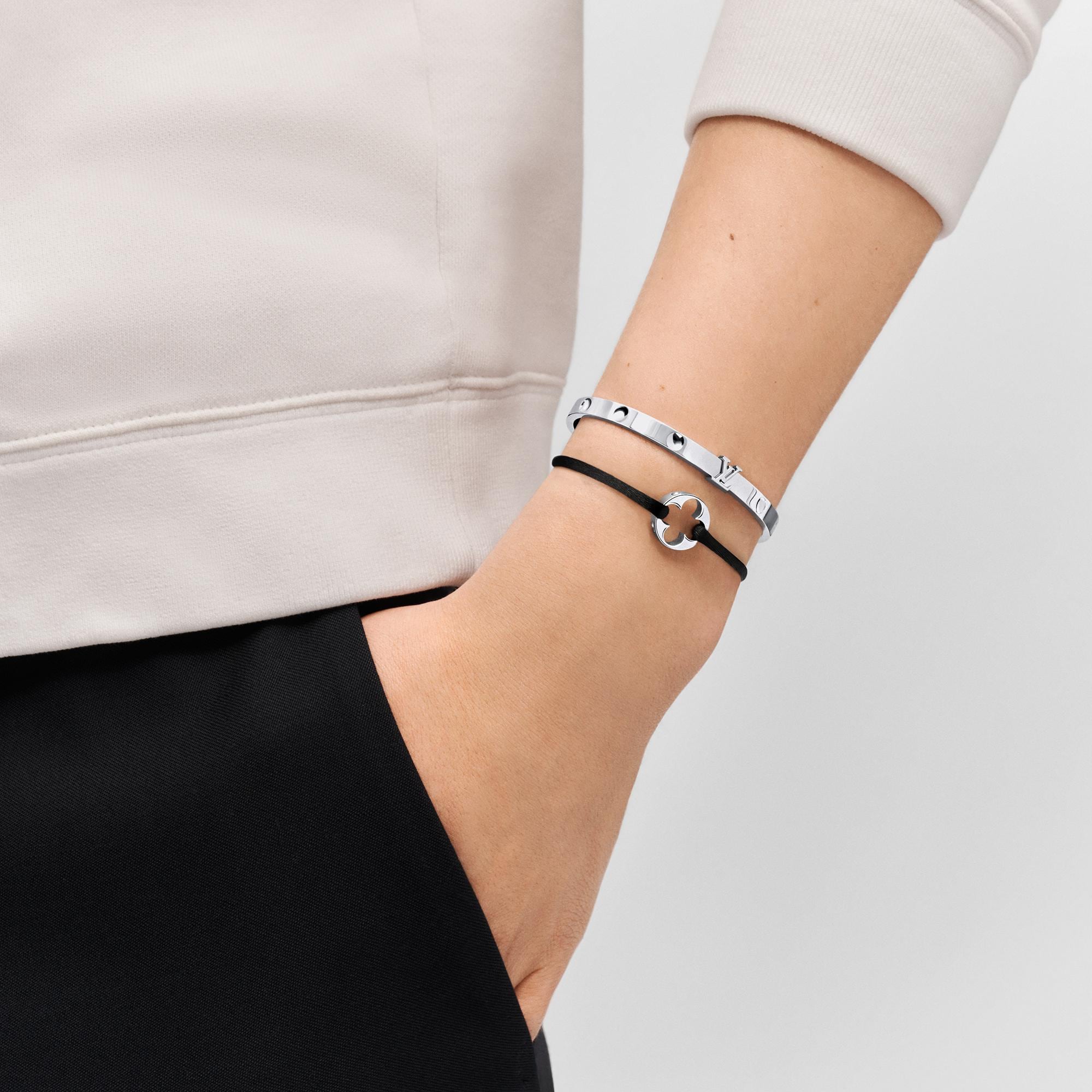  Categories All Fine Jewelry Empreinte Cord Bracelet, White Gold | Louis Vuitton ® (Product zoom)