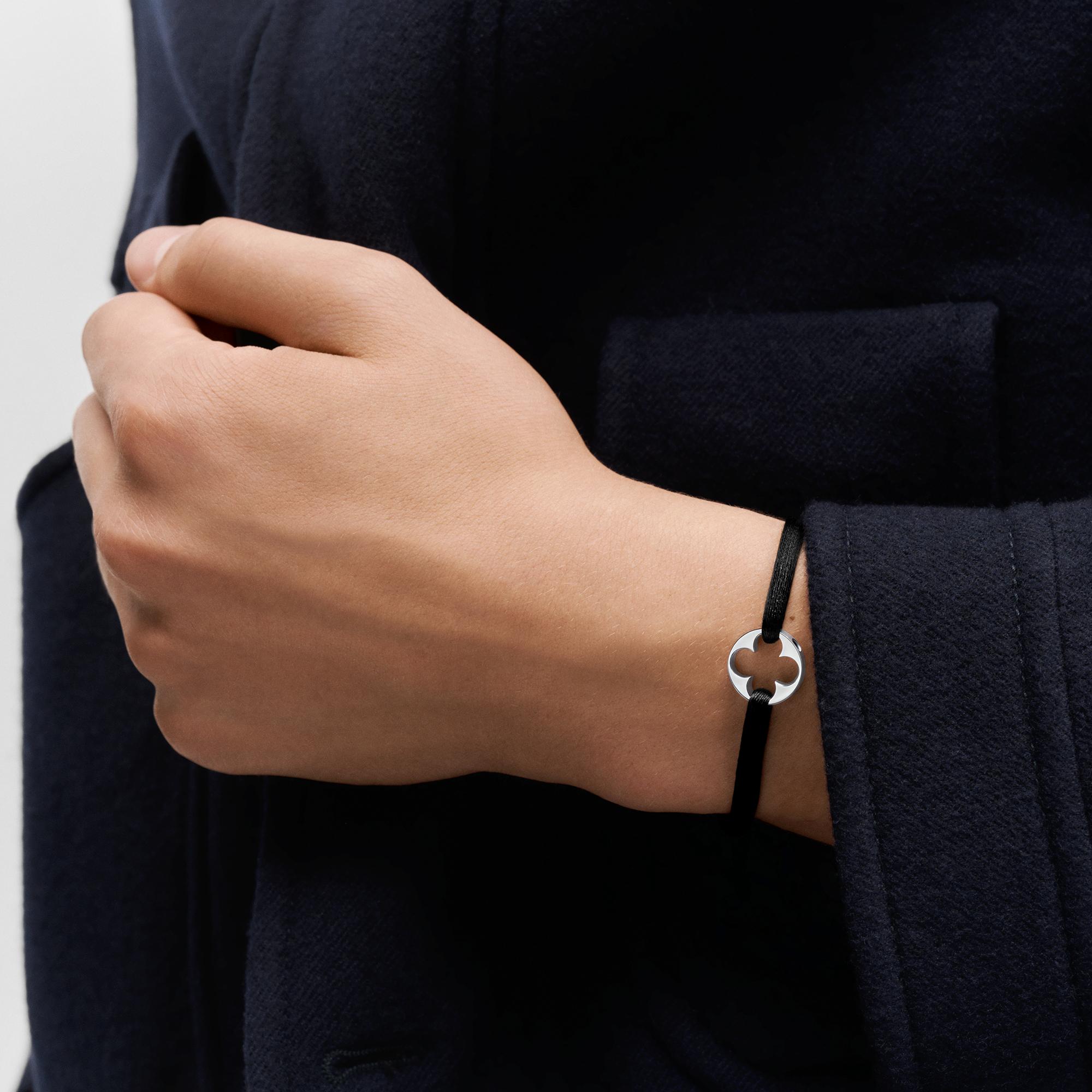  Categories All Fine Jewelry Empreinte Cord Bracelet, White Gold | Louis Vuitton ® (Product zoom)