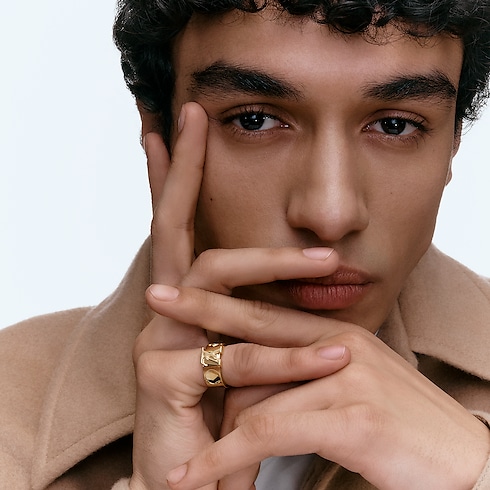 Categories All Fine Jewelry Empreinte Large Ring, Yellow Gold | Louis Vuitton ® (Product zoom)