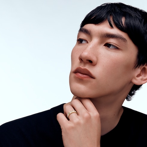 Categories All Fine Jewelry Empreinte Medium Ring, Yellow Gold and Diamonds | Louis Vuitton ® (Product zoom)