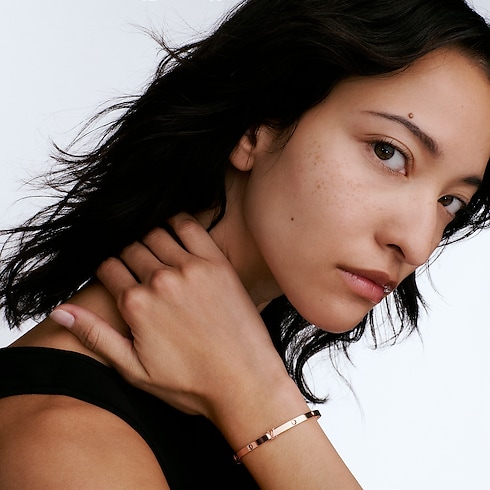 Categories Bracelets Empreinte Small Bangle, Pink Gold | Louis Vuitton ® (Product zoom)