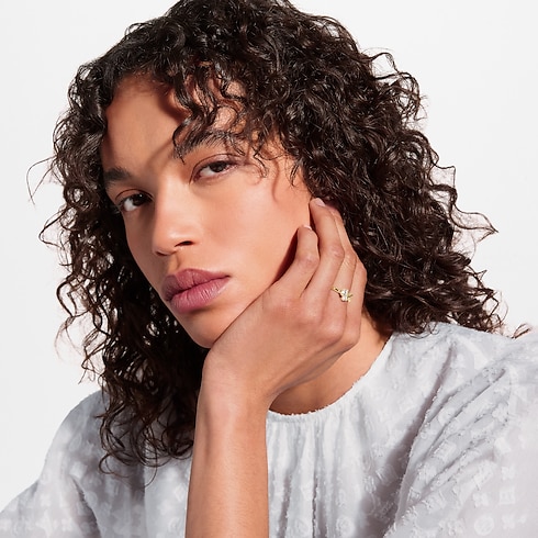 S00 Fashion Jewelry Rings Essential V Strass PM Ring | Louis Vuitton ® (Product zoom)