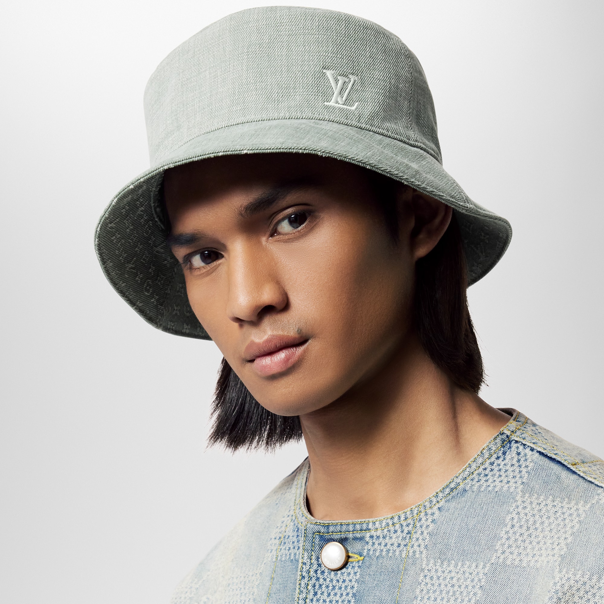 S00 Accessories Hats, Beanies and Gloves Everyday Reversible Bucket Hat | Louis Vuitton ® (Product zoom)