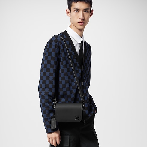 LV Aerogram Bags All Collections Fastline Wearable Wallet | Louis Vuitton ® (Product zoom)