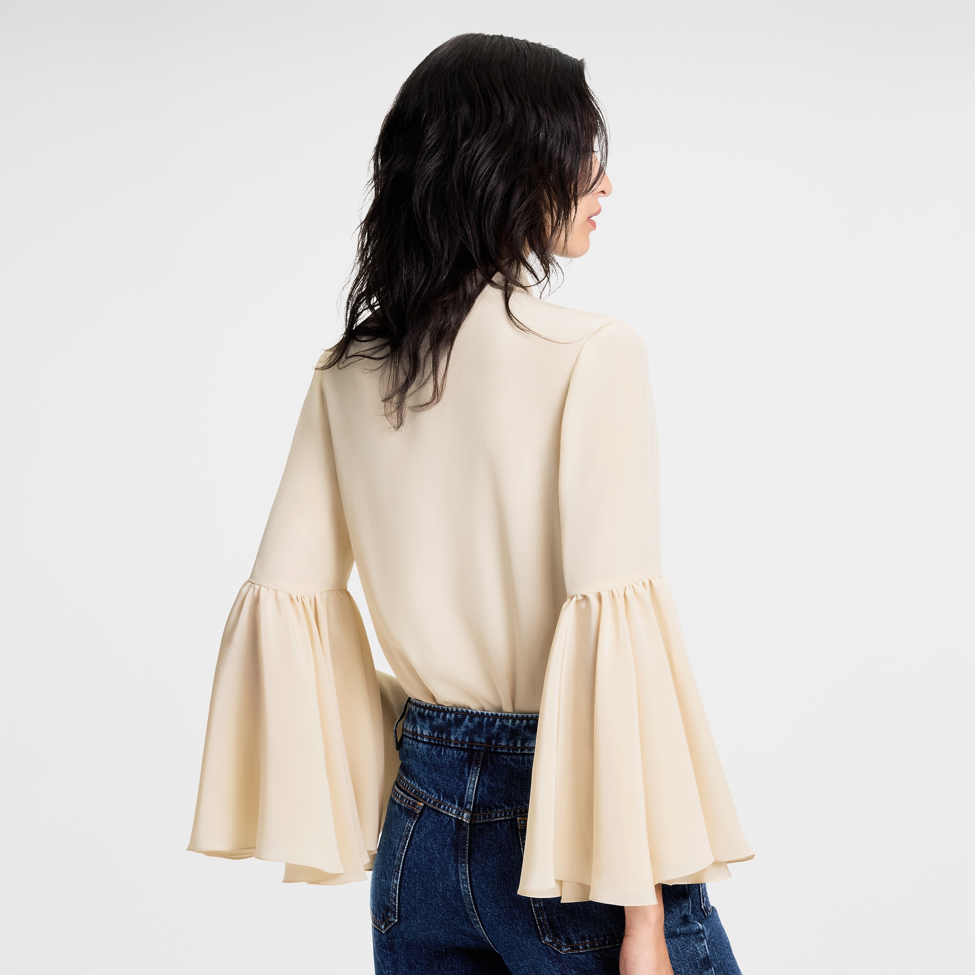 Flared Sleeve Lavallière Blouse