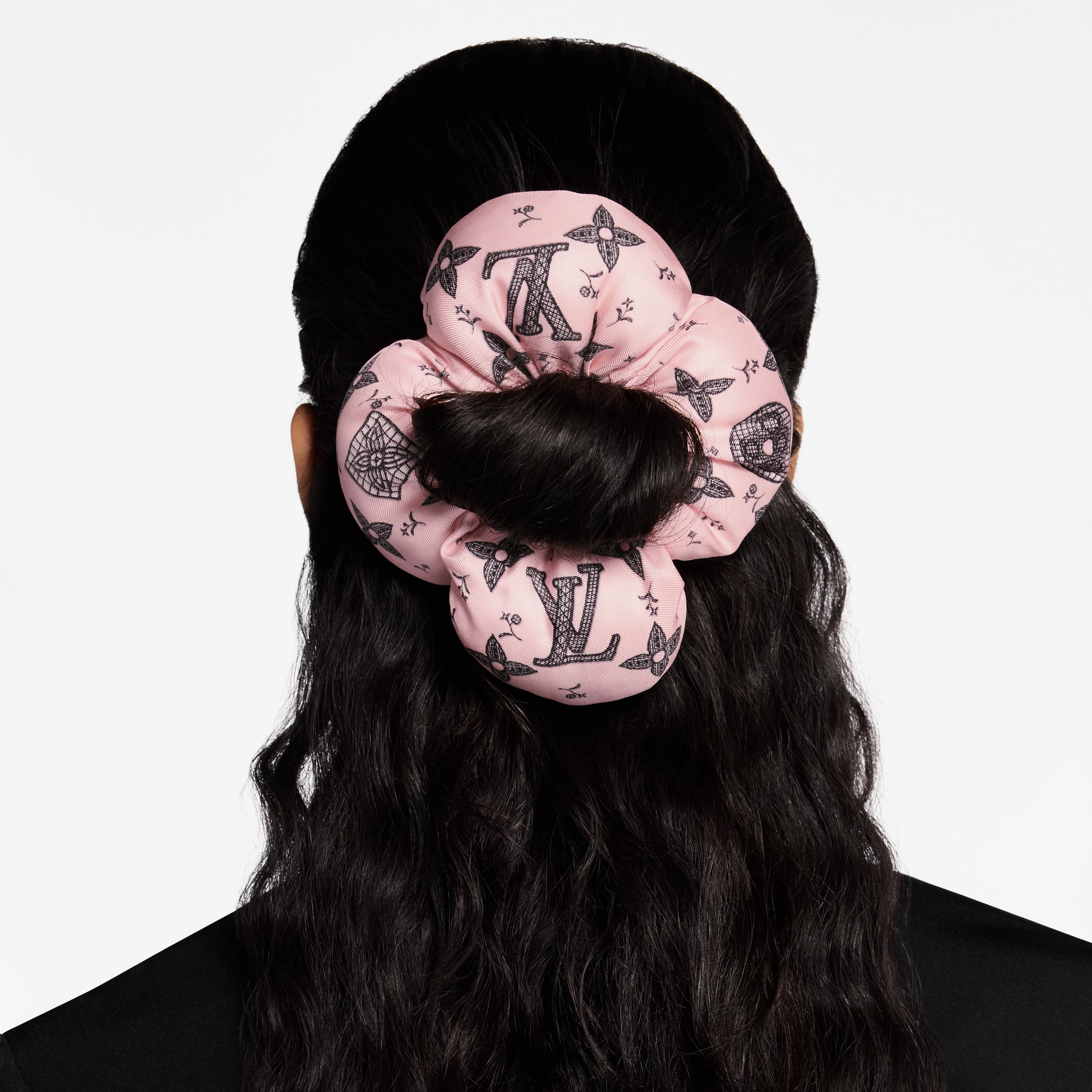 S00 Accessories Hair Accessories Fleur Ronde Scrunchy | Louis Vuitton ® (Product zoom)