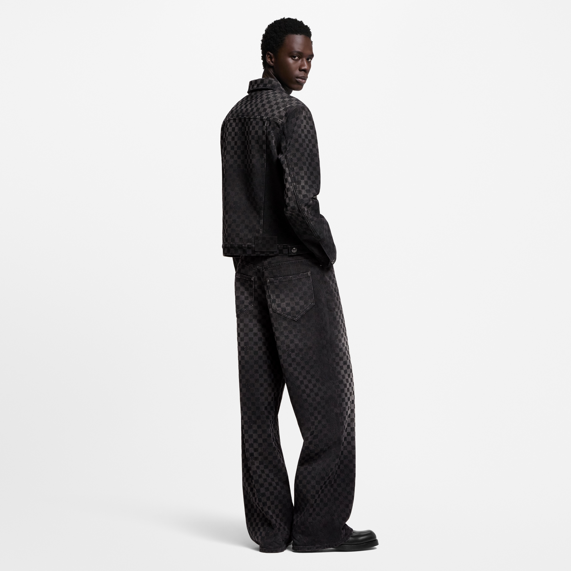  Ready-to-Wear Coats and Outerwear Flocked Damier Denim Trucker Jacket | Louis Vuitton ® (Product zoom)