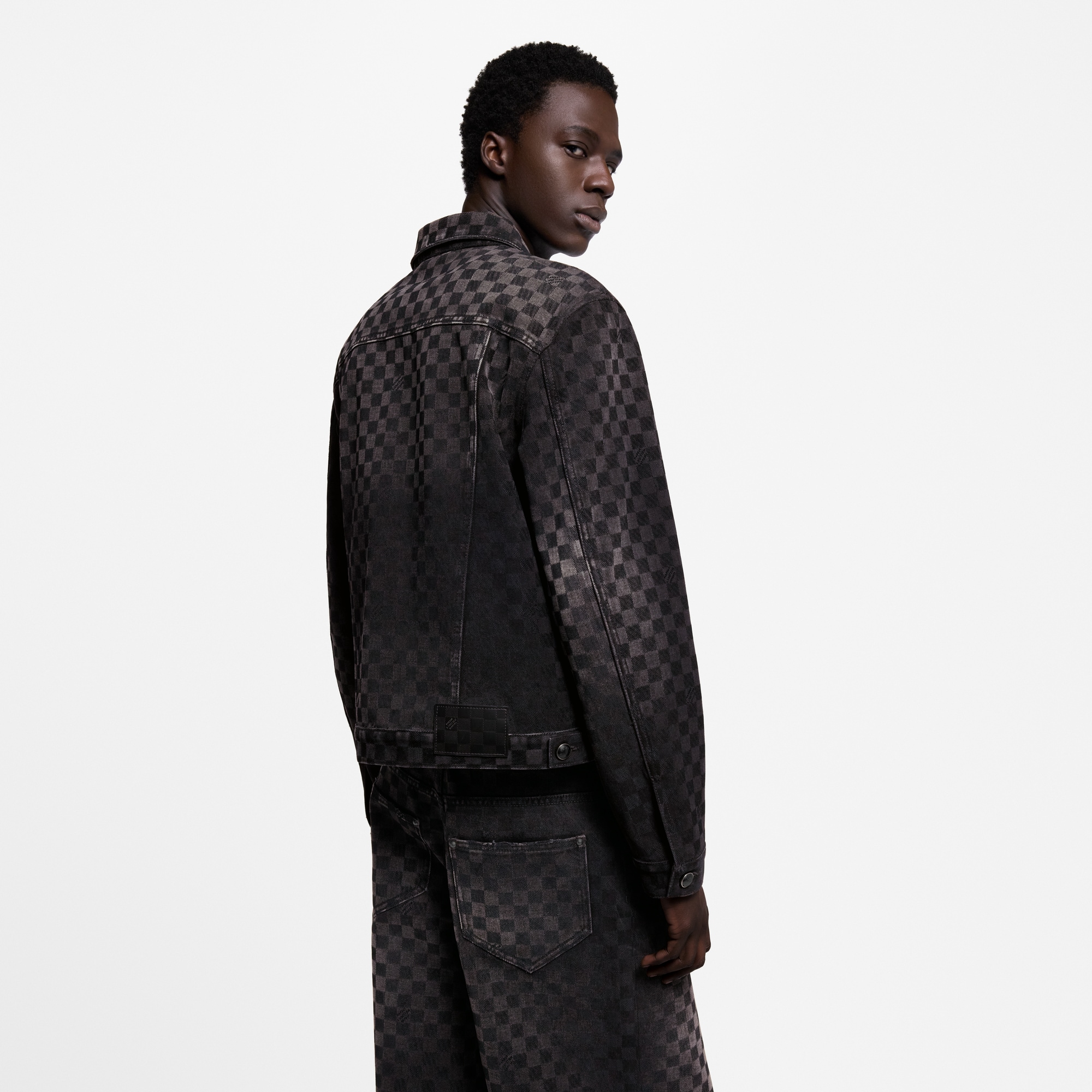  Ready-to-Wear Coats and Outerwear Flocked Damier Denim Trucker Jacket | Louis Vuitton ® (Product zoom)