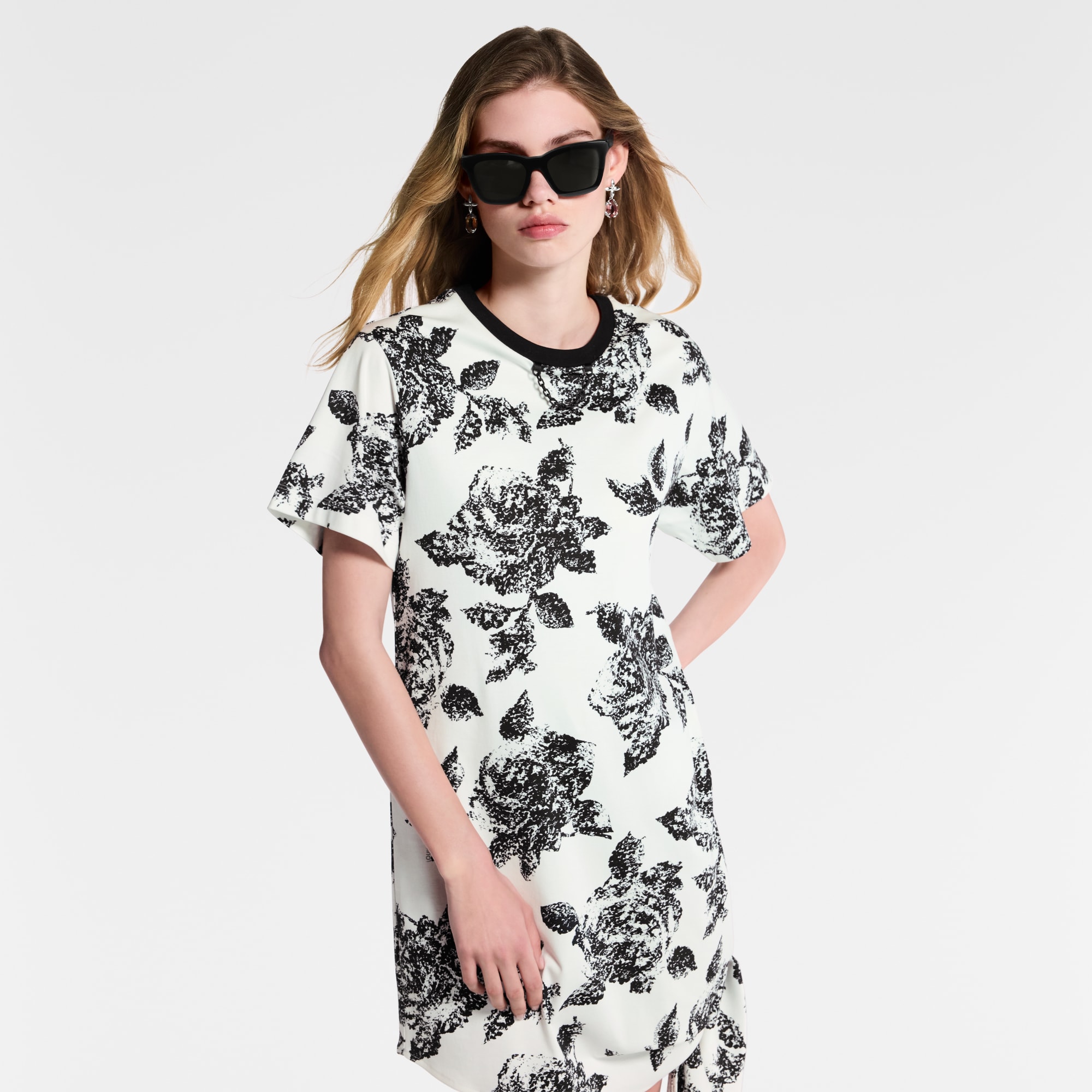  Ready-to-Wear Dresses Floral Knotted T-Shirt Dress | Louis Vuitton ® (Product zoom)