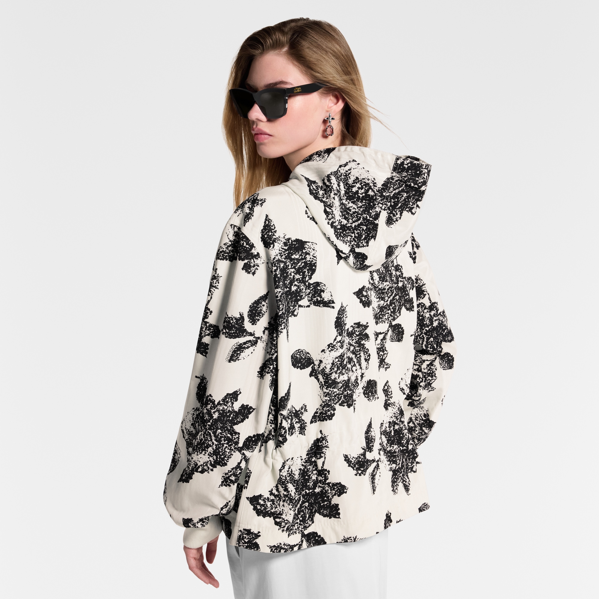  Ready-to-Wear Coats and Jackets Floral Print Hooded Parka | Louis Vuitton ® (Product zoom)