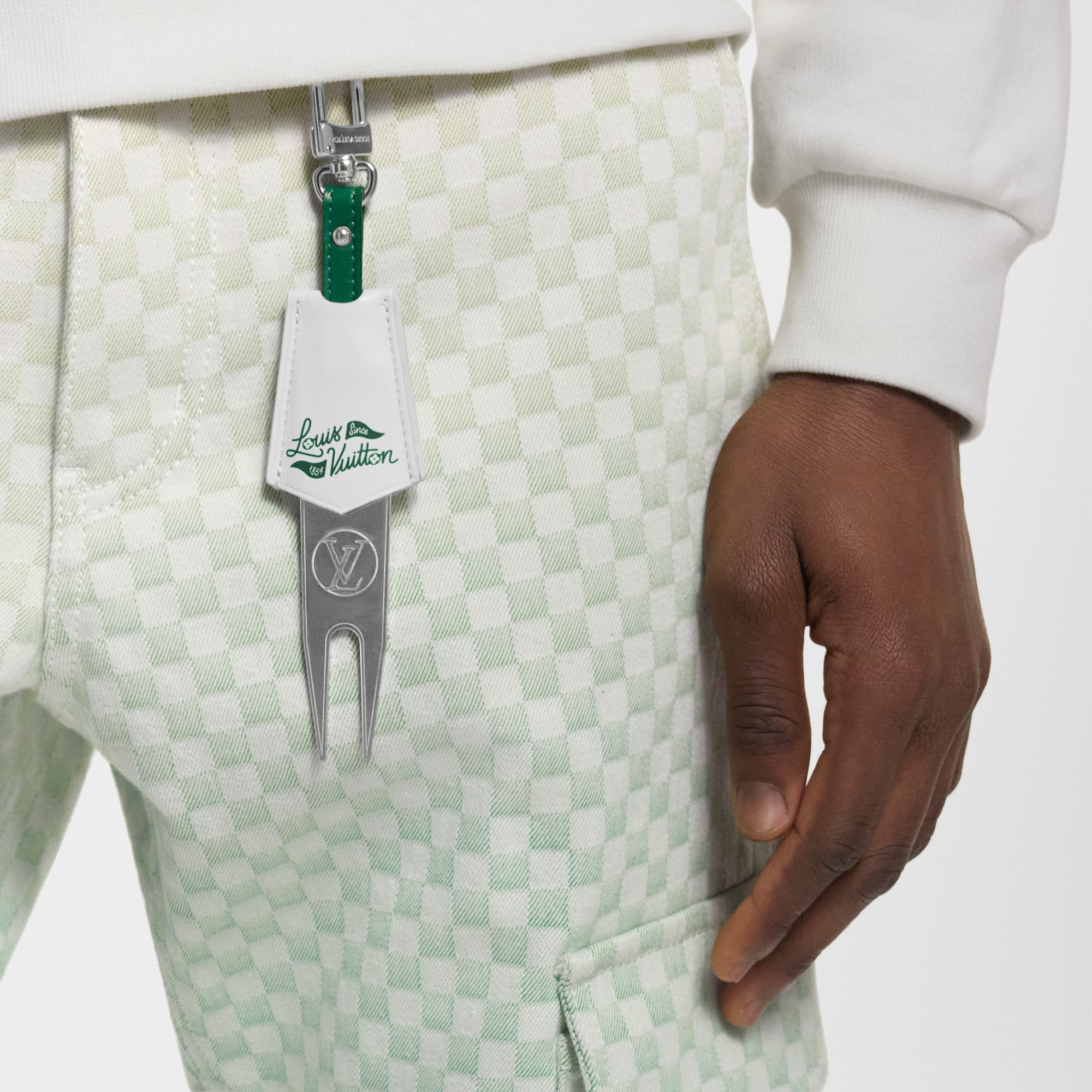S00 Sport and Games } Golf Pitchmark Repair Tool | Louis Vuitton ® (Product zoom)