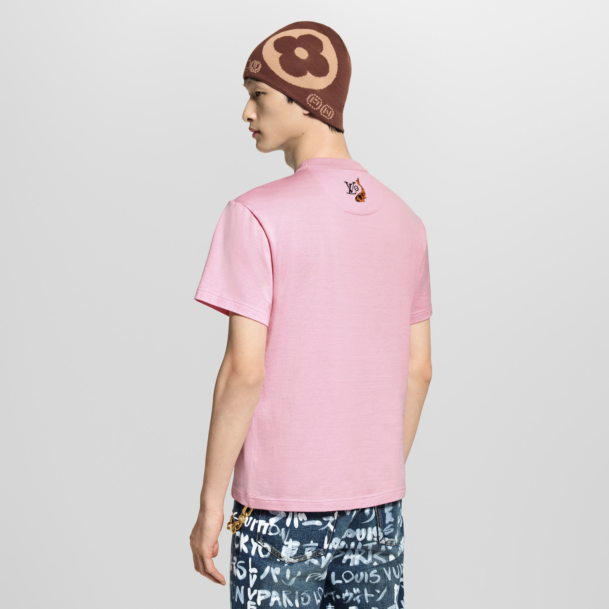  Ready-to-Wear T-Shirts and Polos Graphic T-Shirt | Louis Vuitton ® (Product zoom)