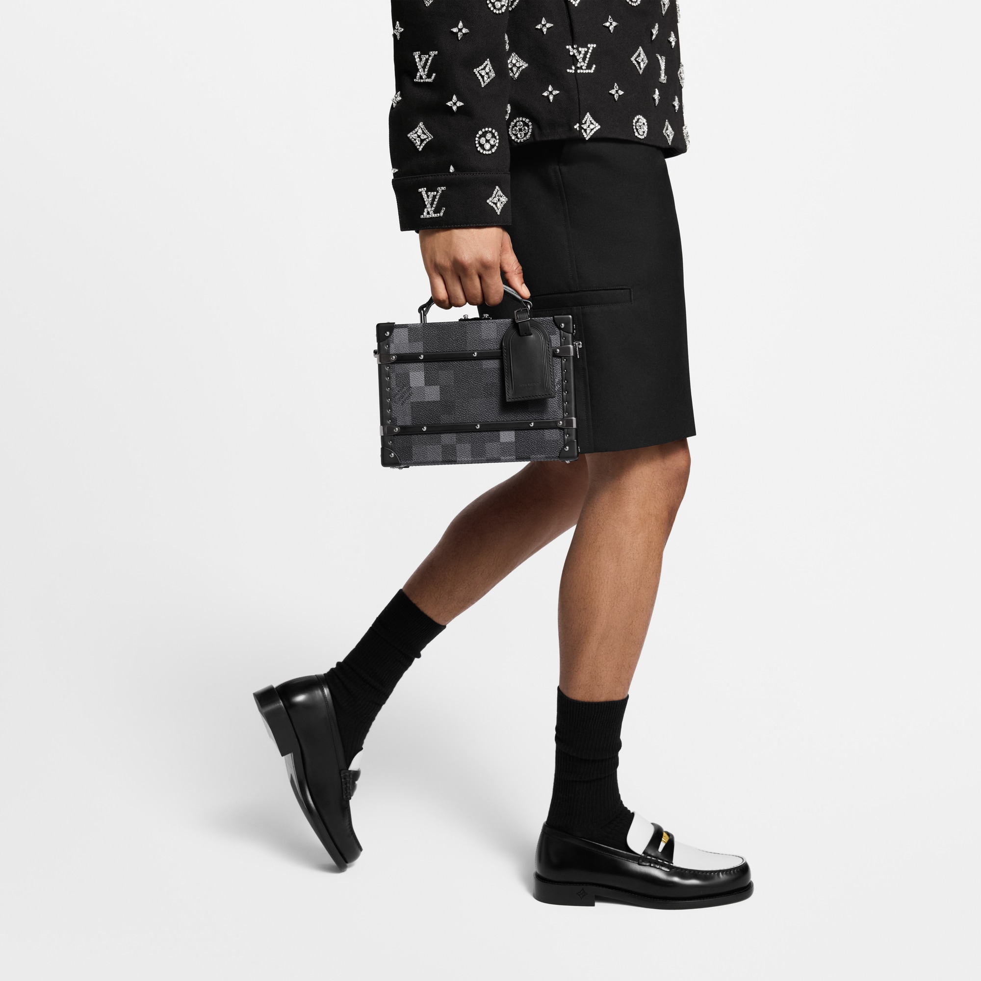 D16 Trunks and Boxes Wearable Trunks Handle Trunk | Louis Vuitton ® (Product zoom)