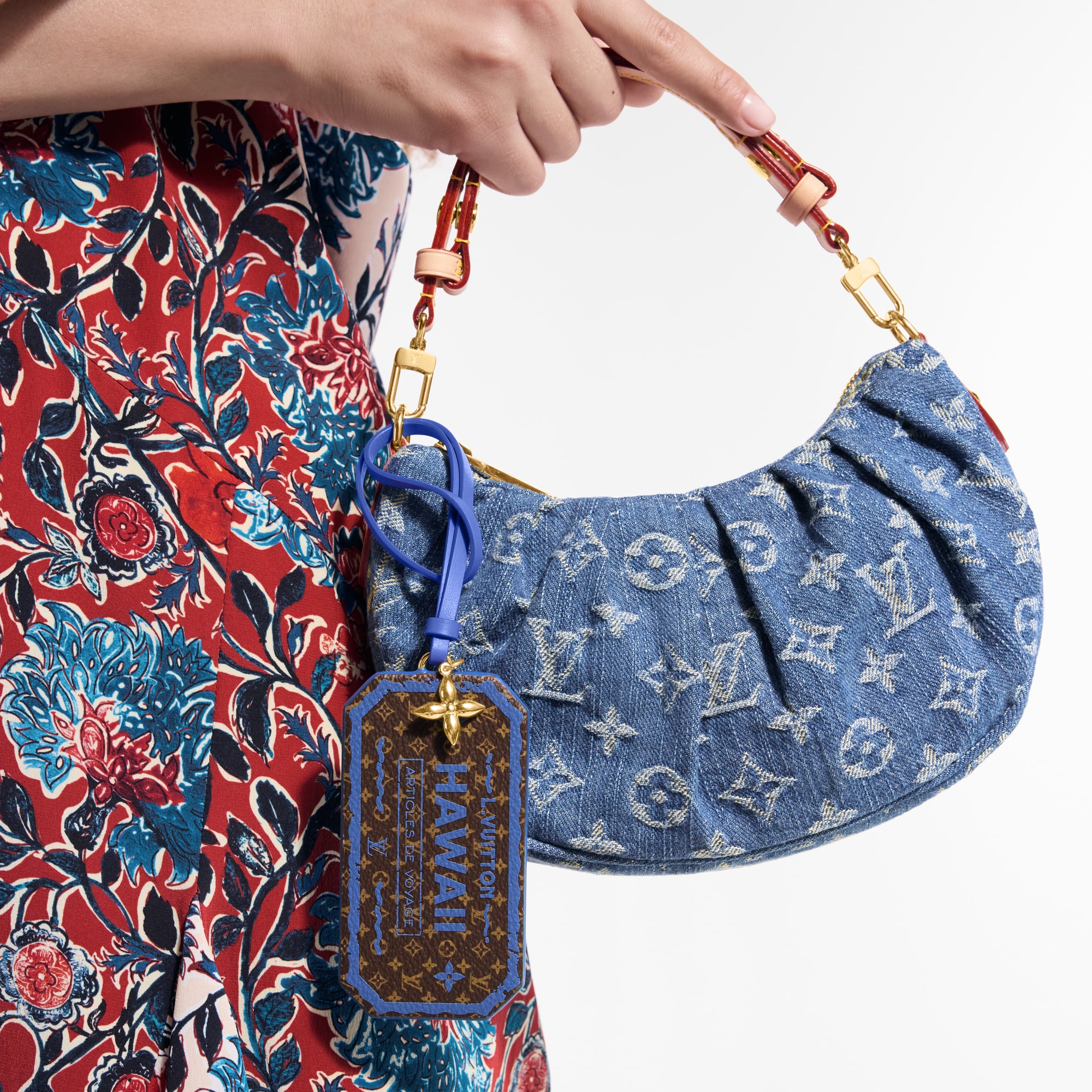 S00 Accessories Key Holders and Bag Charms Hawaii Beach Pass Bag Charm | Louis Vuitton ® (Product zoom)