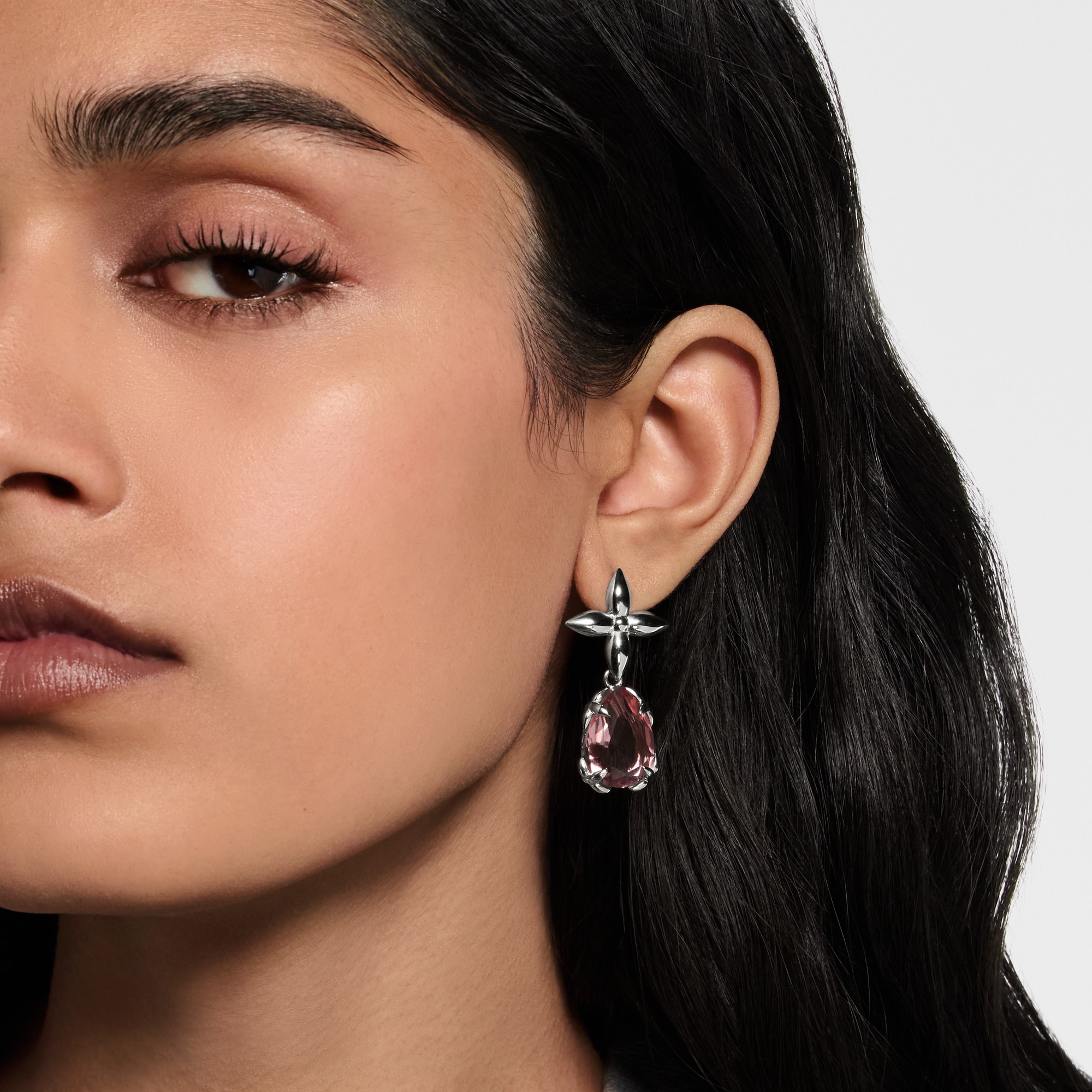 S00 Fashion Jewelry Earrings Heirloom Earrings | Louis Vuitton ® (Product zoom)