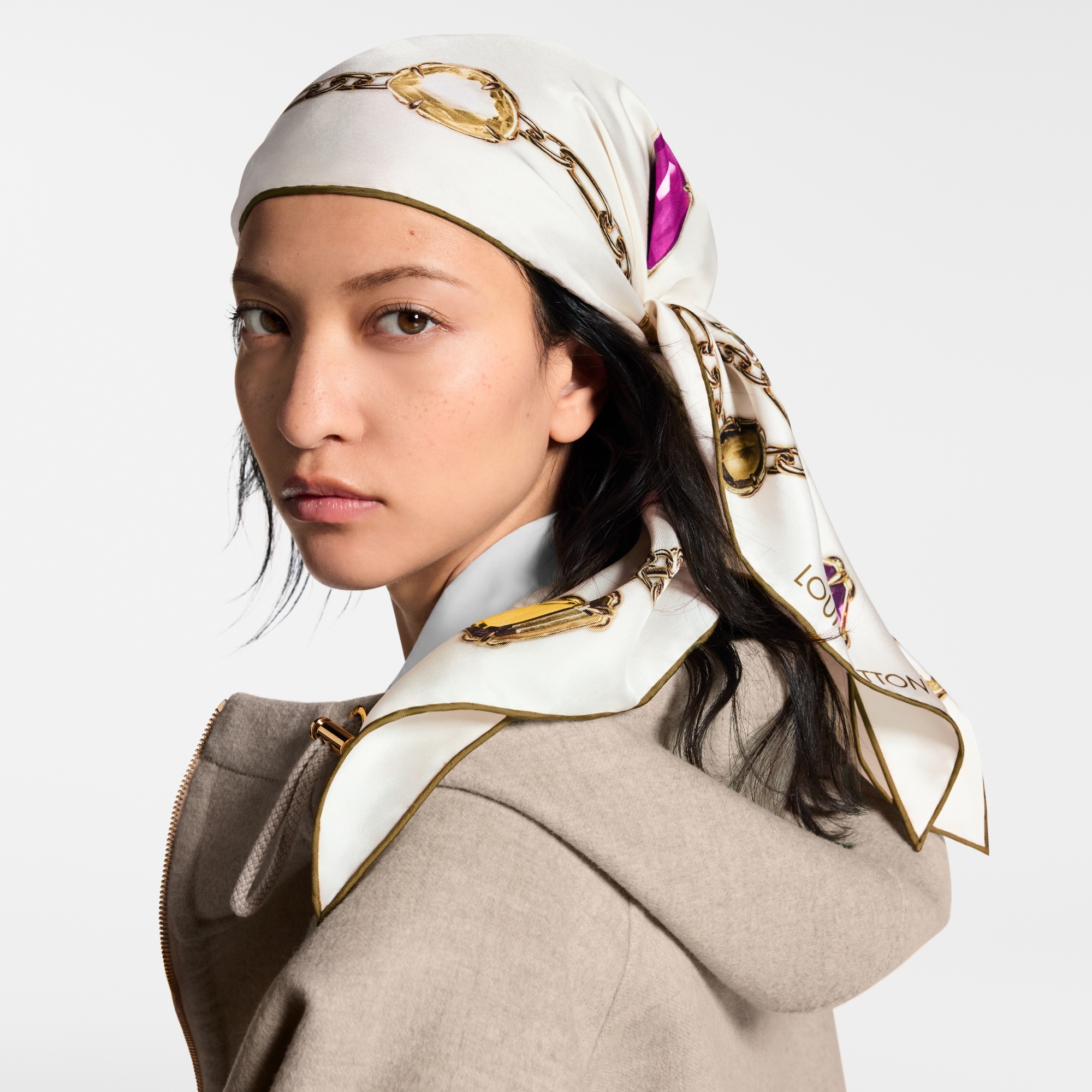 S00 Accessories Silk Squares and Bandeaus  Heirloom Silk Triangle | Louis Vuitton ® (Product zoom)