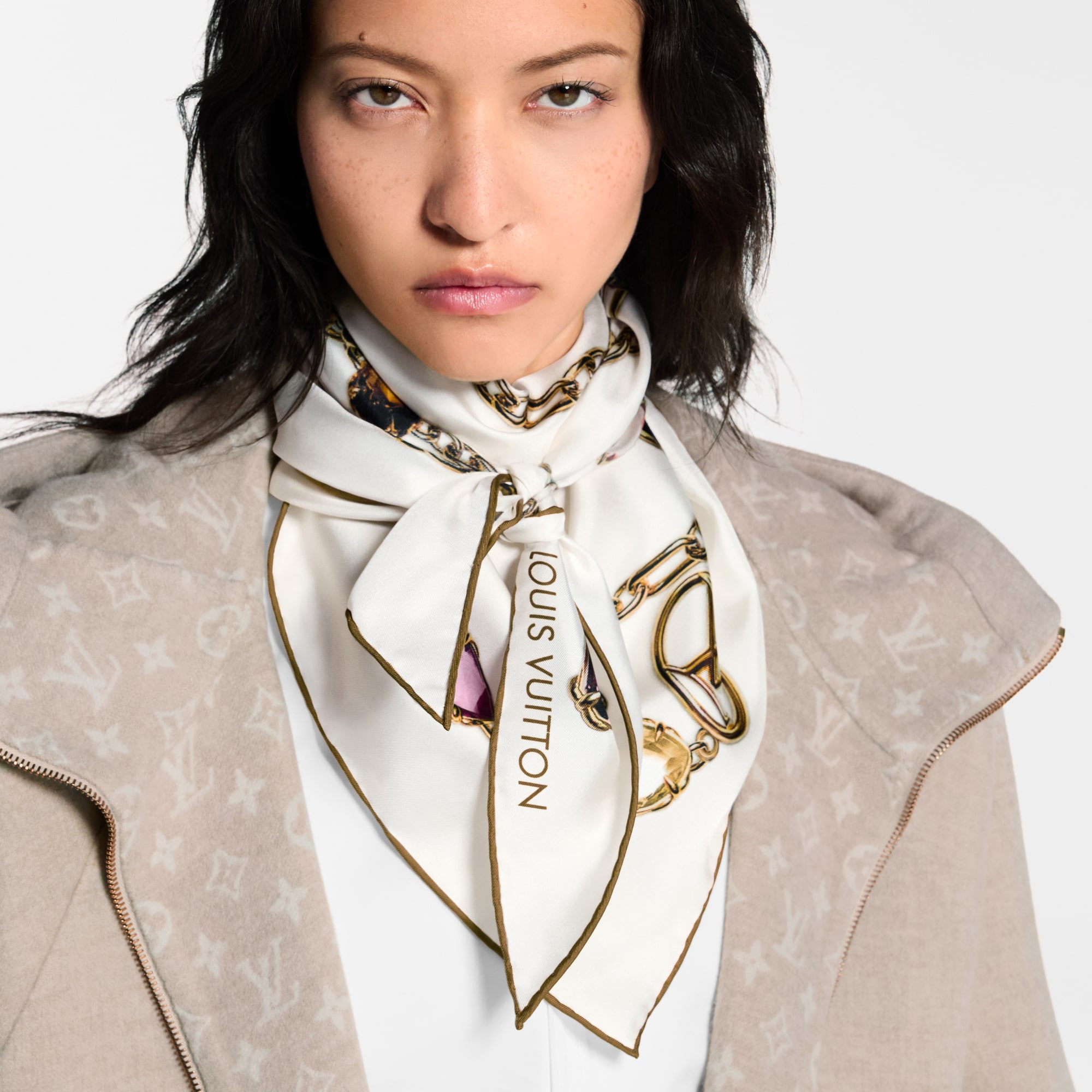S00 Accessories Silk Squares and Bandeaus  Heirloom Silk Triangle | Louis Vuitton ® (Product zoom)