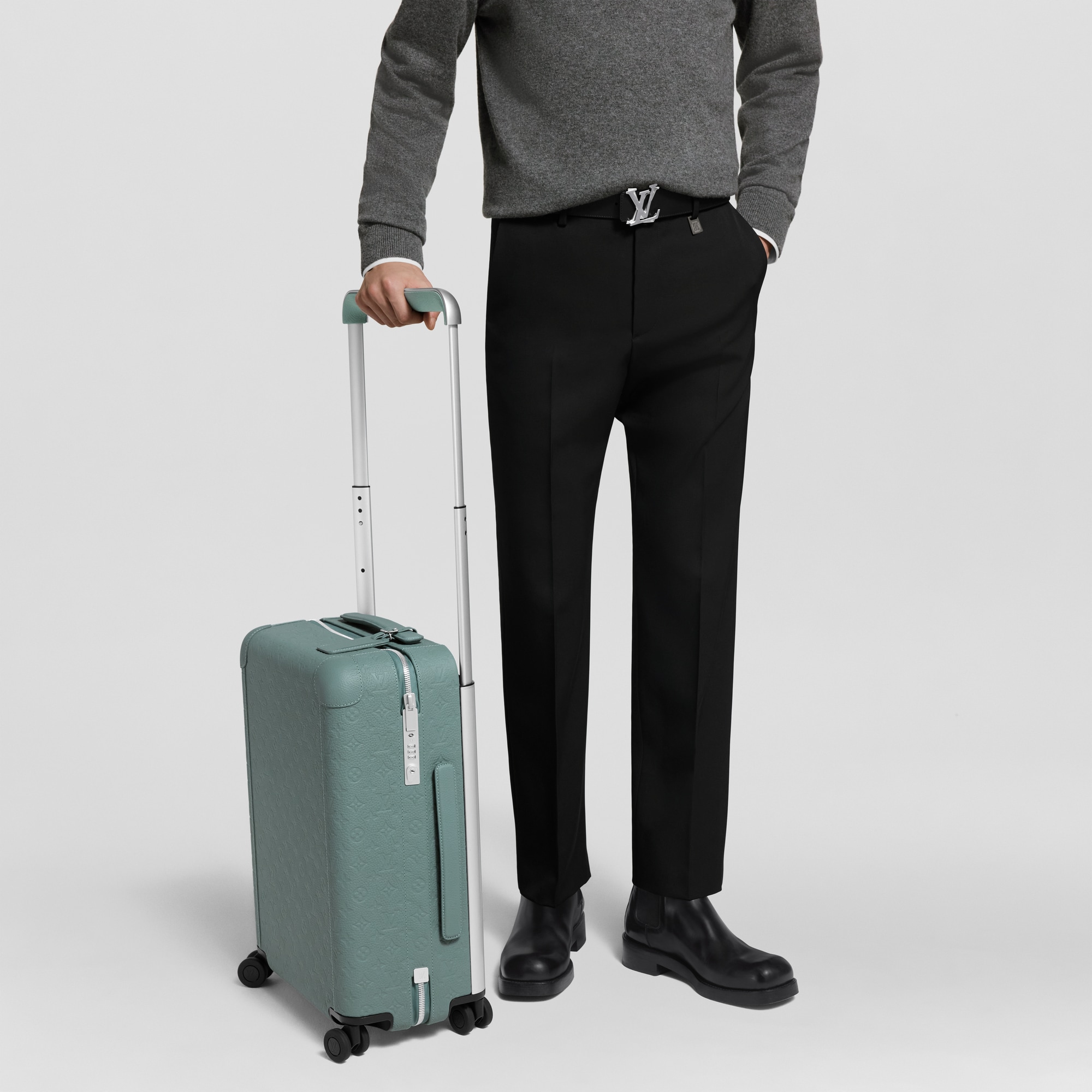 Taurillon Monogram Travel Rolling Luggage Horizon 55 | Louis Vuitton ® (Product zoom)