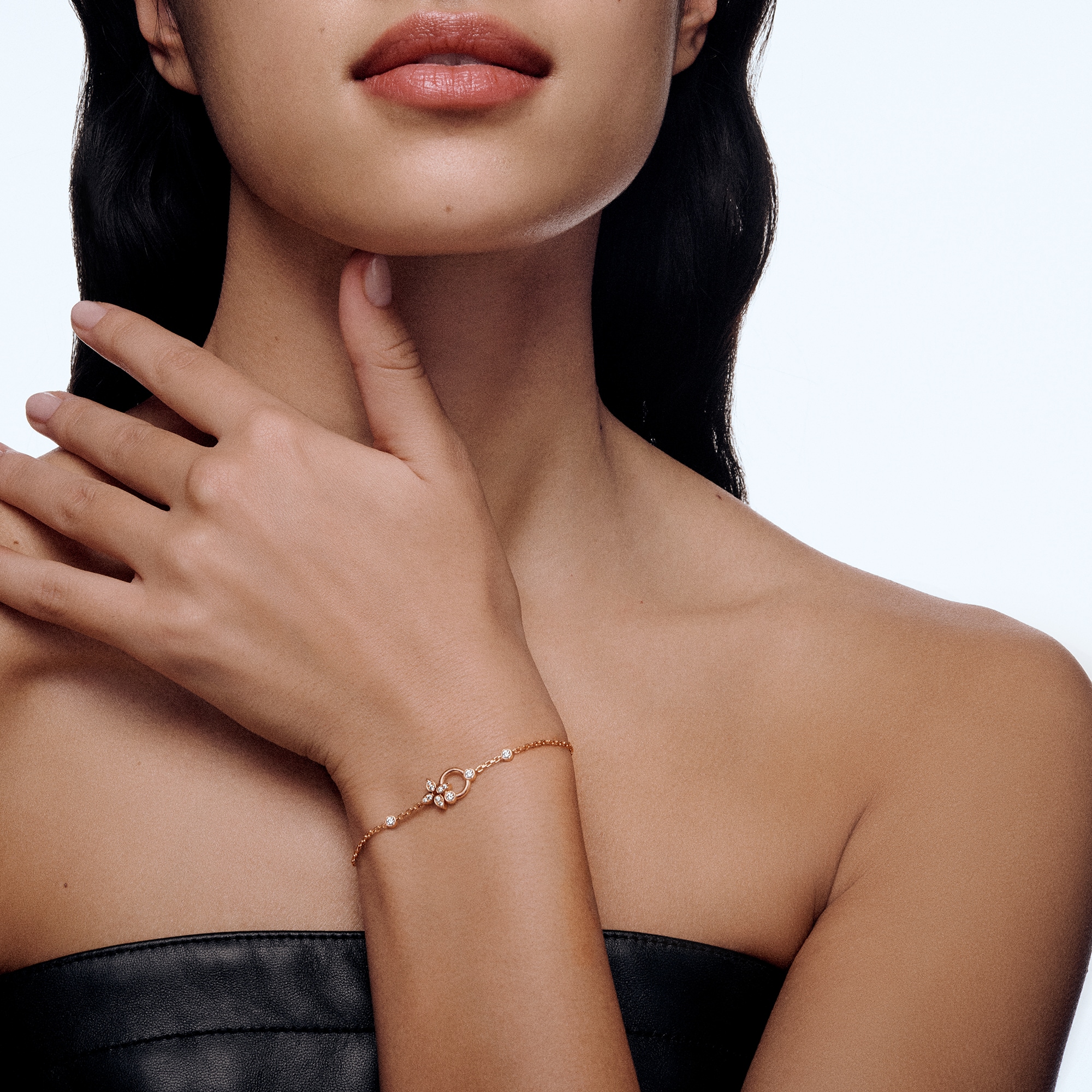  Categories Bracelets Idylle Blossom Bracelet, Pink Gold and Diamonds | Louis Vuitton ® (Product zoom)