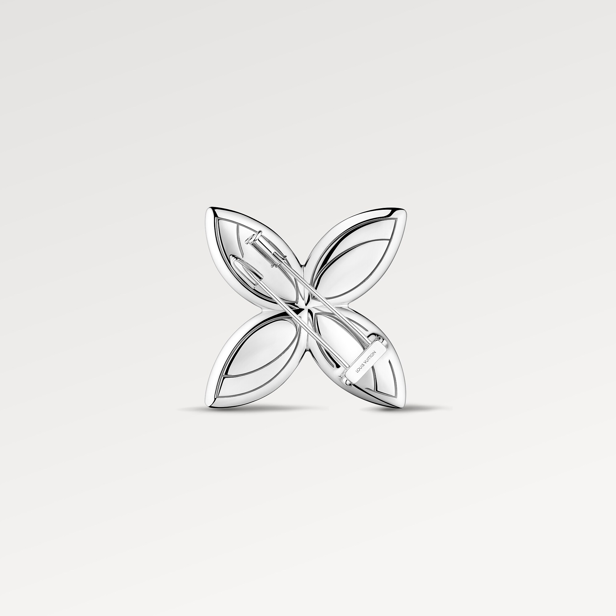 Idylle Blossom Brooch, White Gold & Diamonds
