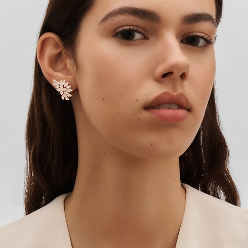 Categories Earrings Idylle Blossom Ear Cuff, Pink Gold And Diamonds - Per Unit | Louis Vuitton ® (Product zoom)