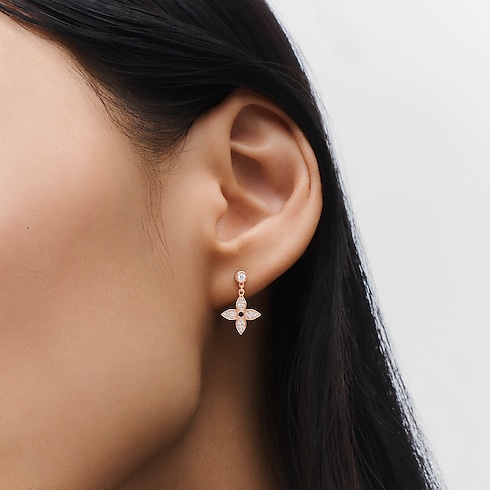 Categories Earrings Idylle Blossom Ear Stud, Pink Gold And Diamonds - Per Unit | Louis Vuitton ® (Product zoom)