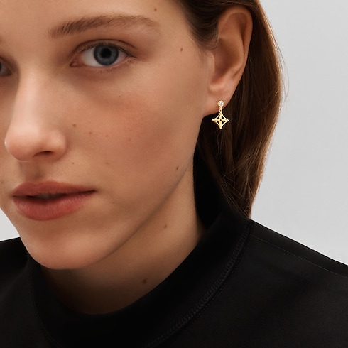 Categories All Fine Jewelry Idylle Blossom Ear Stud, Yellow Gold And Diamond - Per Unit | Louis Vuitton ® (Product zoom)