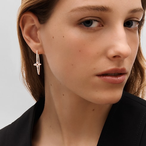 Categories All Fine Jewelry Idylle Blossom Hoops, Pink Gold And Diamonds | Louis Vuitton ® (Product zoom)