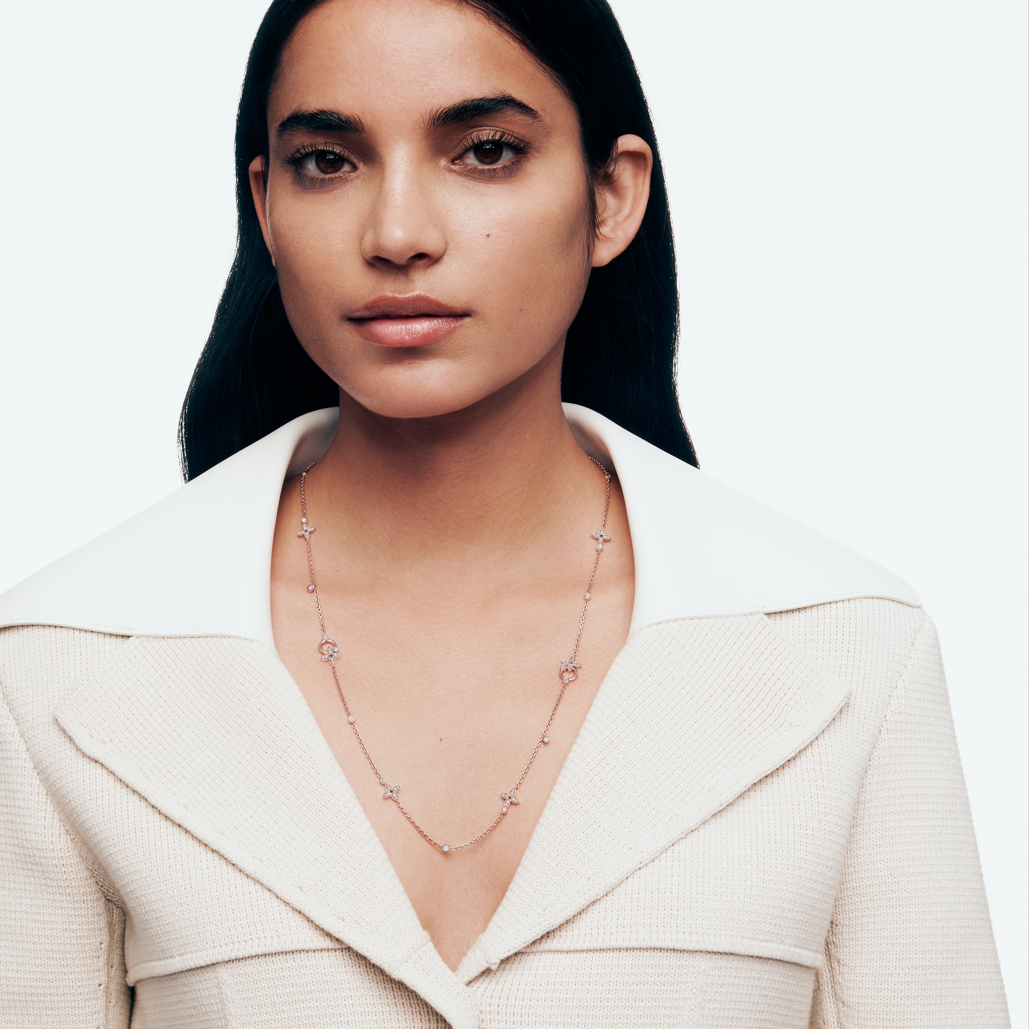  Categories Necklaces and Pendants  Idylle Blossom Multi-Pattern Long Necklace, Pink Gold and Diamonds | Louis Vuitton ® (Product zoom)