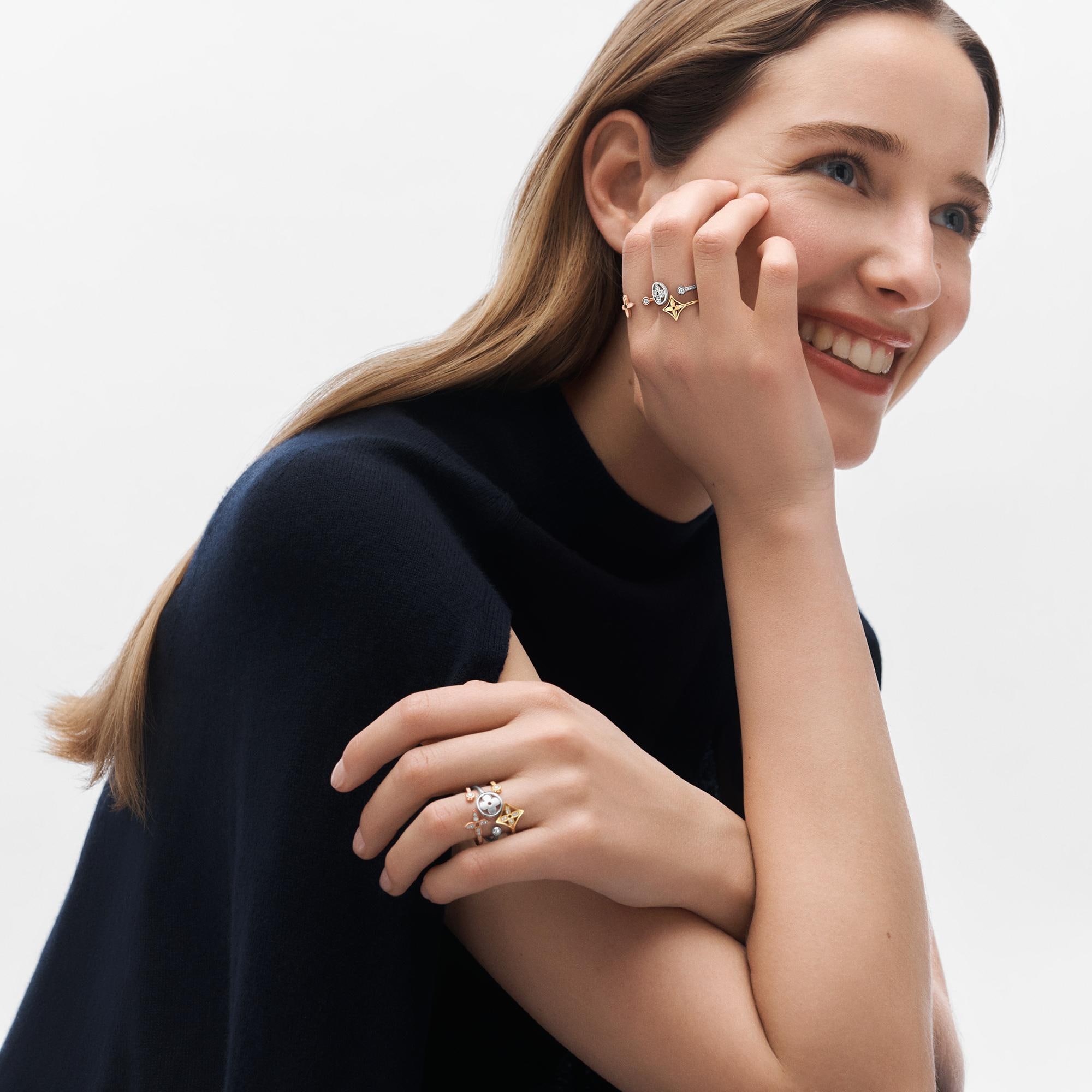  Categories All Fine Jewelry Idylle Blossom Paved Ring, 3 Golds And Diamonds | Louis Vuitton ® (Product zoom)