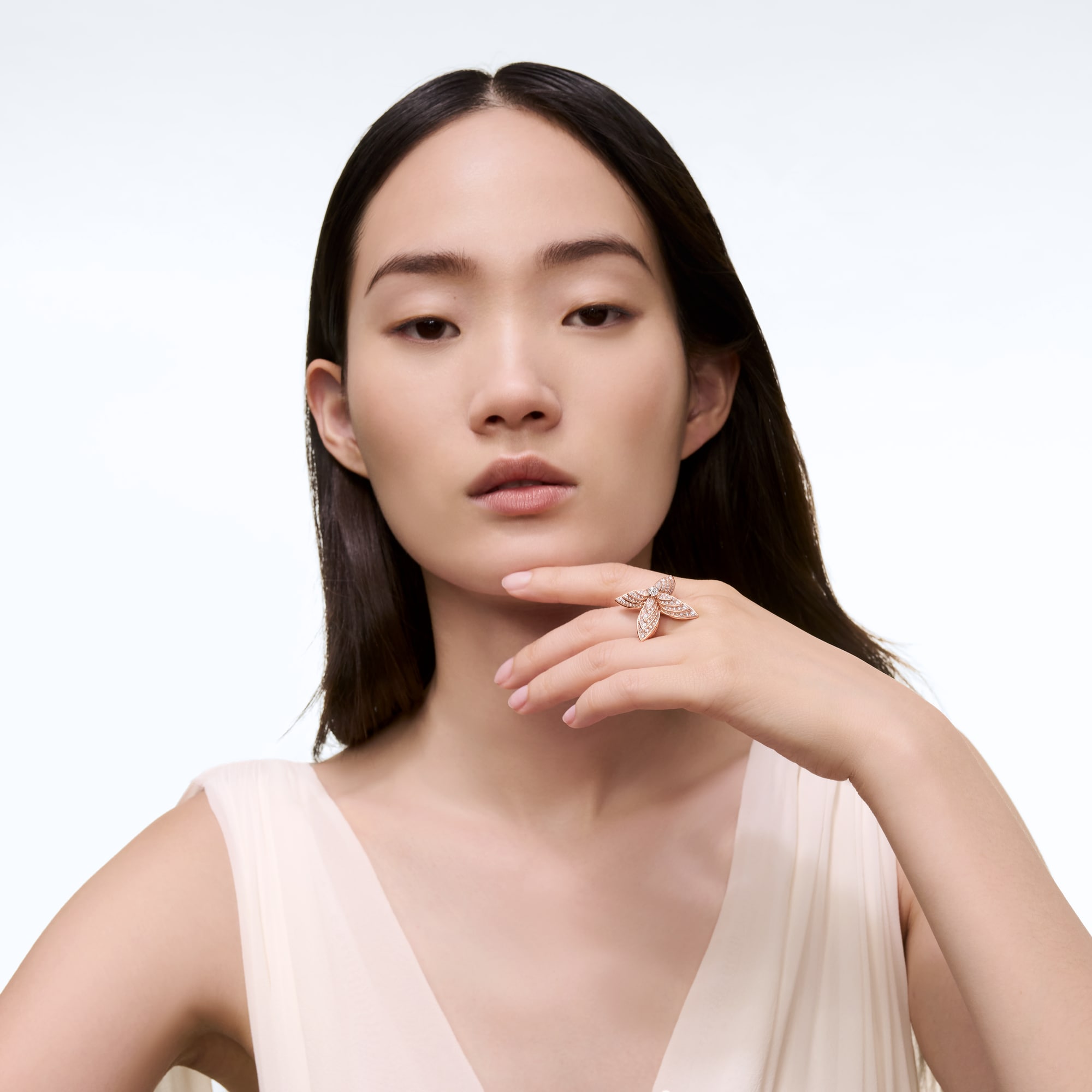  Jewelry Rings Idylle Blossom Ring, Rose Gold and Diamonds | Louis Vuitton ® (Product zoom)